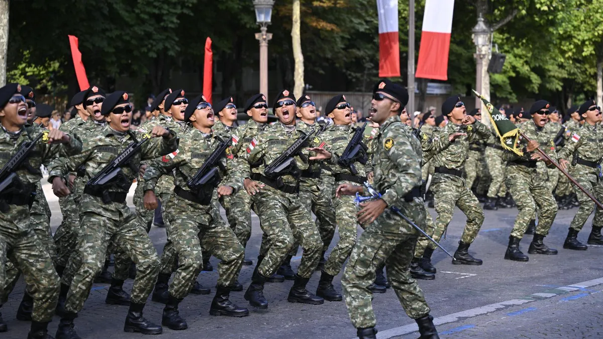România participă la discuţiile privind umbrela nucleară a Franţei Foto: Facebook Armata franceză