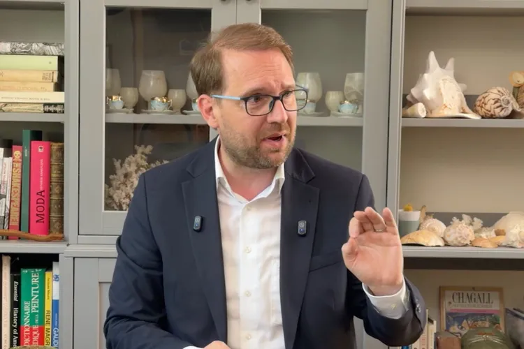 VIDEO Fritz relatează, la podcastul „Cum e, de fapt?”, cum l-au amenințat Grindeanu și Simonis în privat