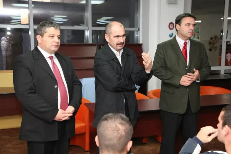 Cum s-a născut legenda din jurul lui Bolojan