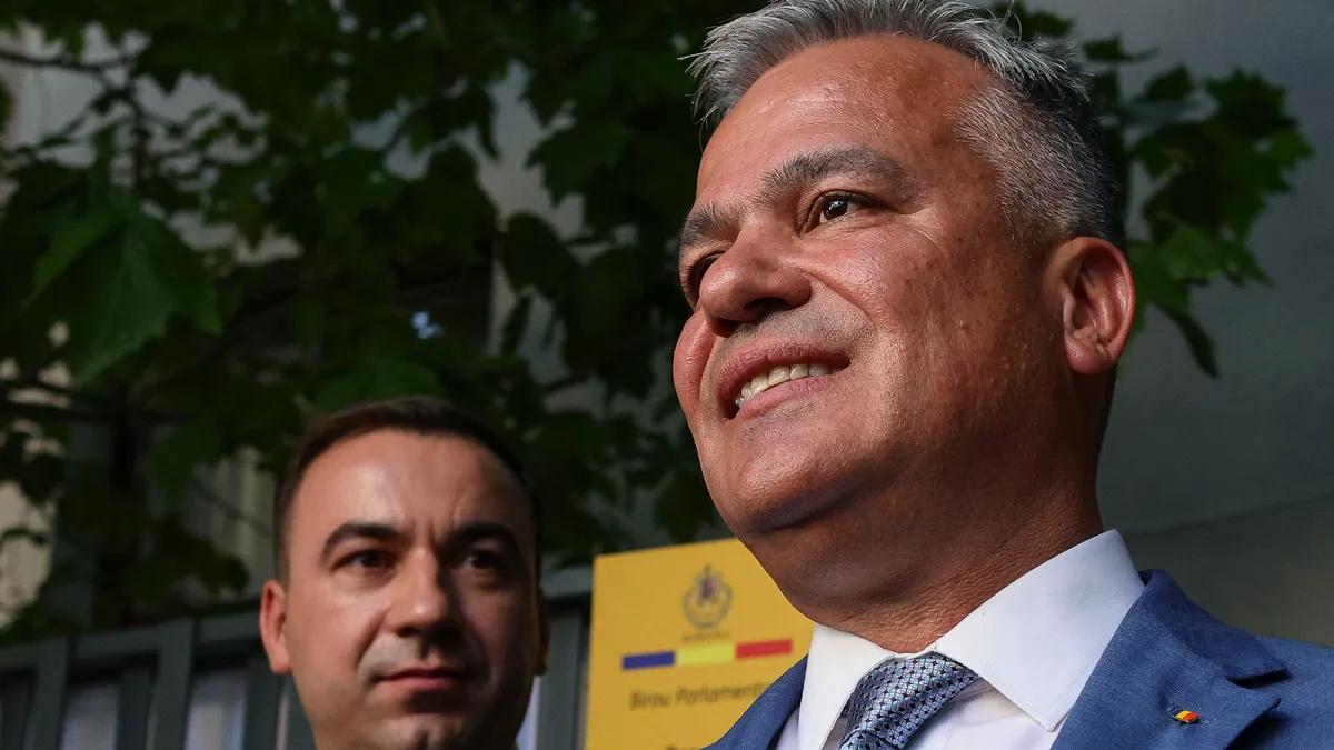 Vestea nu l-a convins pe Simion să-l voteze Foto: Inquam/Octav Ganea