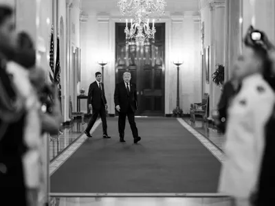 Președintele Trump mai studiază acordul convenit de negociatorii săi cu Iranul Foto: Casa Albă