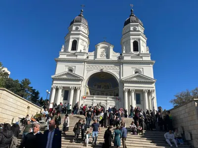 Pelerinajul la Sfânta Parascheva, afacere mare (sursa: ziaruldeiasi.ro)