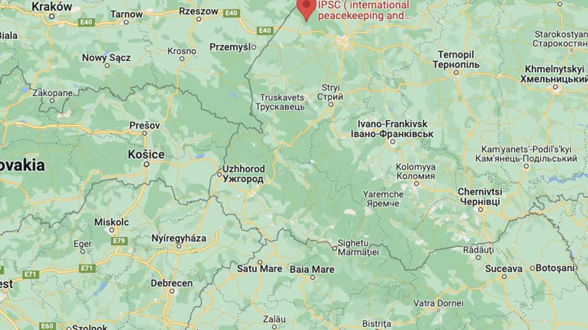 Bază comună NATO Lvov - rachete rusești (sursa: Google maps)