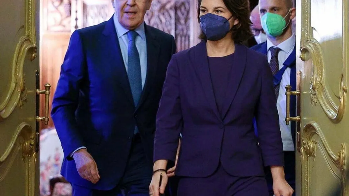 Jocul strâmb al Germaniei în Ucraina (sursa: Facebook/Annalena Baerbock)