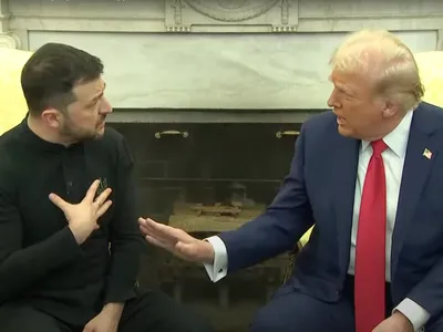 Conflict dur Zelenski, Trump, JD Vance la Casa Albă, în fața presei (sursa: YouTube/Guardian News)