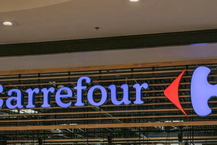 Recesiune în România, semnalul dat de Carrefour (sursa: Pexels/SHOX art)