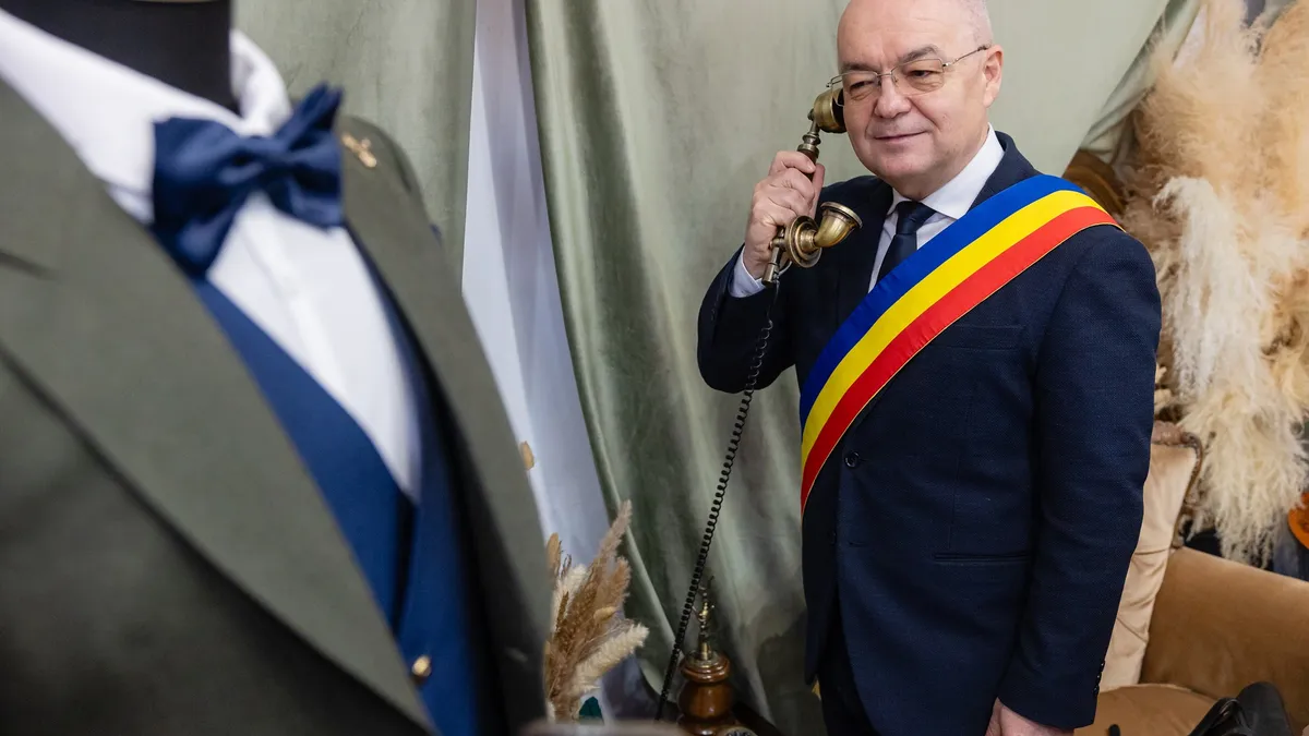 Cum fentează penelistul Boc reorganizarea cerută de premierul liberal Bolojan Foto: Facebook