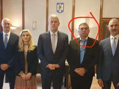 Dobîrcianu, falsul spion SRI cu legături la Moscova, ca la el acasă în biroul lui Predoiu (sursa: Facebook/Sorin Dobircianu)