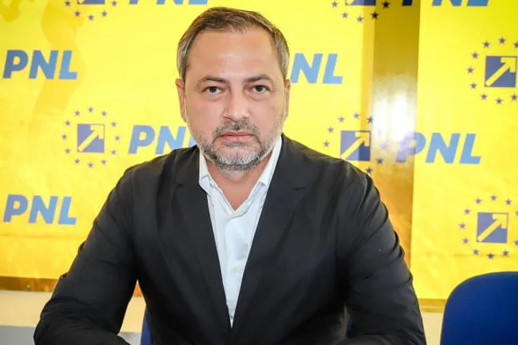 Motreanu demolează proiectul de abrogare a pensiilor parlamentarilor Foto: Facebook