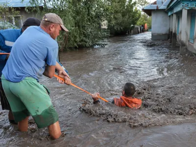 Baraj spart pentru că Apele Române l-au lăsat în paragină Foto: Inquam/George Calin