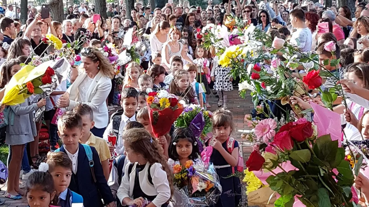 Cum au explodat „bursele” elevilor în anul electoral 2024  Foto: Liceul Dante Alighieri