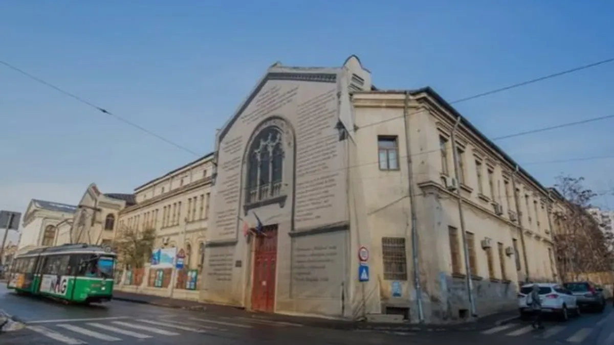 Filarmonica, ultima șansă înainte de prăbușire (sursa: ziaruldeiasi.ro)