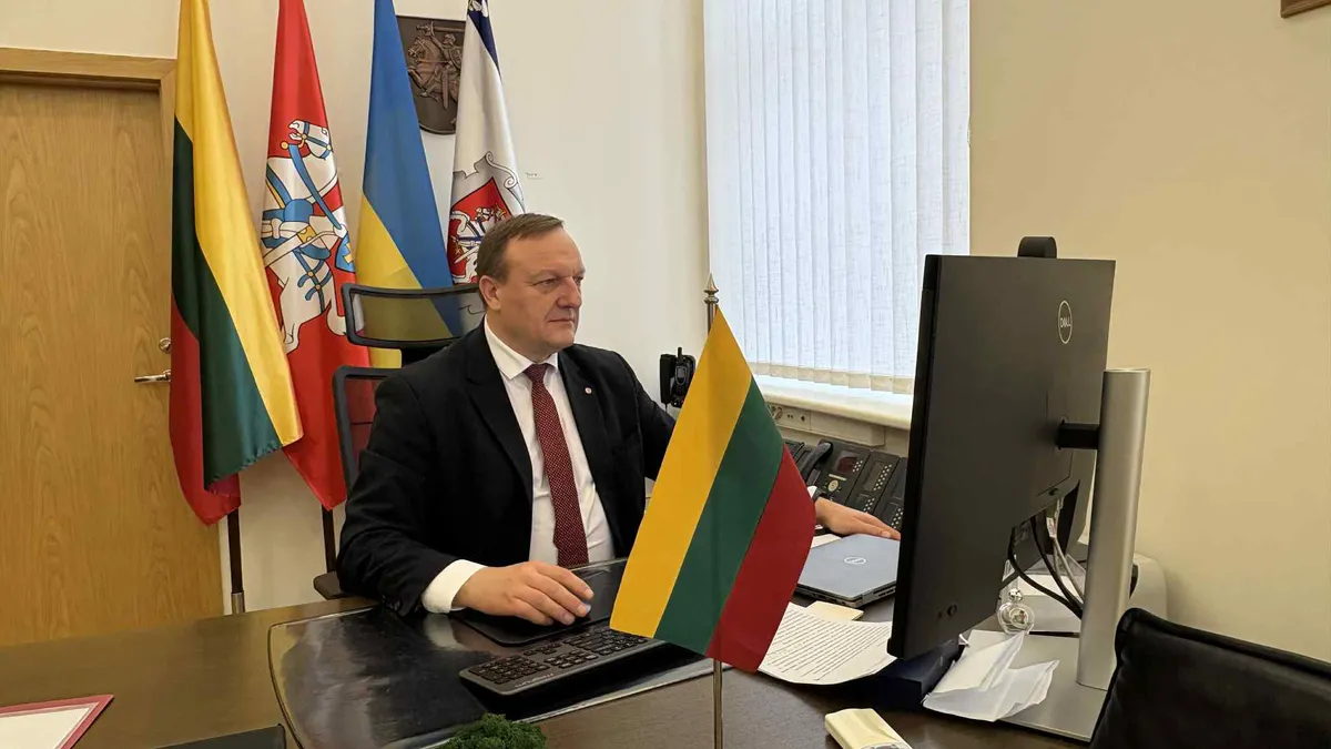 Ruși implicați în război, interziși în Lituania (sursa: Facebook/Władysław Kondratowicz)