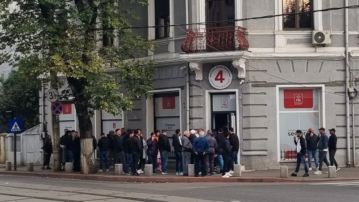 adunare de angajați STB în fața sediului PSD sector 4 1