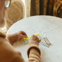 Medicamente cu reducere de 90% pentru pensionari: cum poți cere o variantă mai ieftină în farmacie