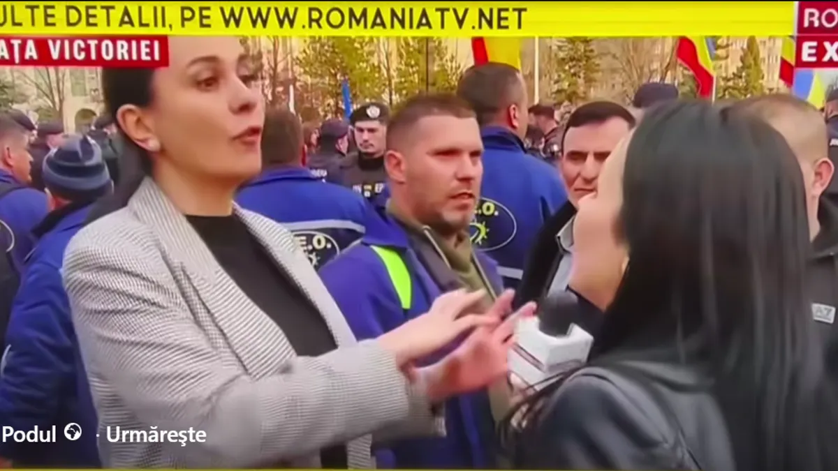 Doamnele de la Realitatea și România TV s-au certat, cu voce ridicată, la mitingul minerilor Foto: Captură video România TV/Podul