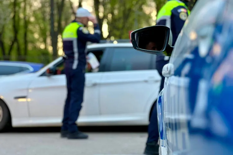 Amendă anulată, polițiști acuzați de discriminare (sursa: Facebook/Inspectoratul de Poliție Județean Iași)