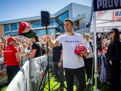 Charlie Kirk, fără șanse să trăiască după ce a fost împușcat (sursa: X/Mario Nawfal)