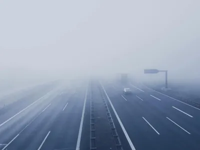Ceață densă pe autostrăzile A3 și A7 (sursa: Pexels/Markus Spiske)