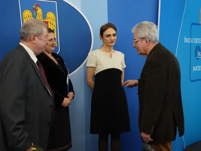 Lia Savonea îi sugerează Siminei Tănăsescu, șefa CCR, să-și dea demisia, după întâlnirea cu Bolojan