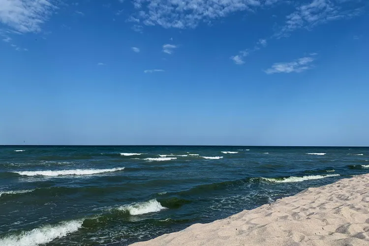 Vacanțe mai ieftine pe litoralul românesc (sursa: Pexels/Diana)