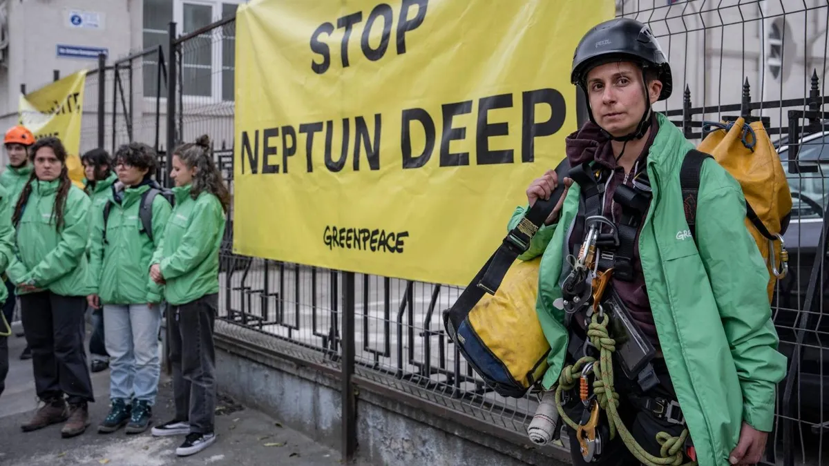 Romgaz s-a retras din procesul Greenpeace (sursa: Facebook/Greenpeace Romania)