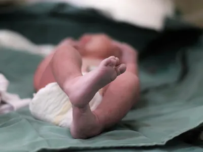 Bebeluș transferat de la Iași, decedat (sursa: Pexels/Gabi Orrico)