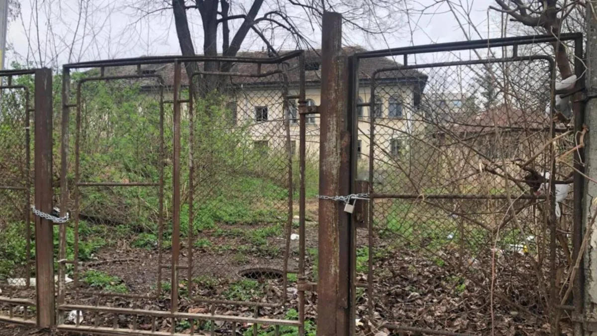 Monument istoric, lăsat în stăpânirea șobolanilor (sursa: ziaruldeiasi.ro)