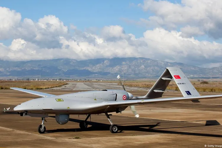 "Toată lumea" vrea Bayraktar (sursa: dw.com)