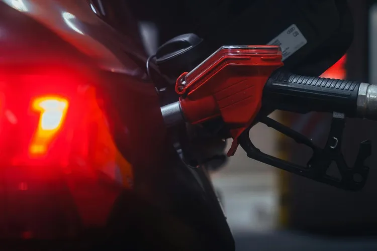 Parafina din motorină, mit demontat (sursa: Pexels/Louis Gys)