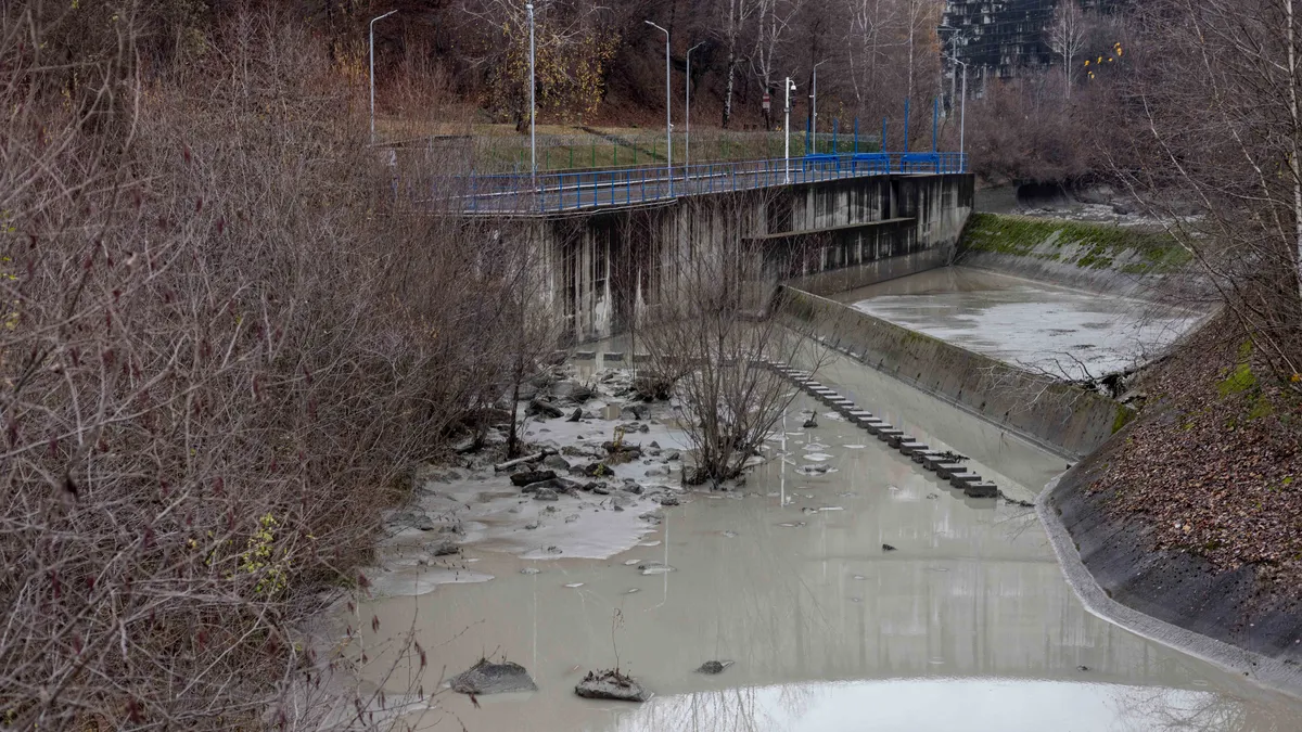 Incredibila criză a apei din Prahova explicată: haos, conduceri incompetente, inclusiv un subofițer Foto: Inquam/Ovidiu Micsik