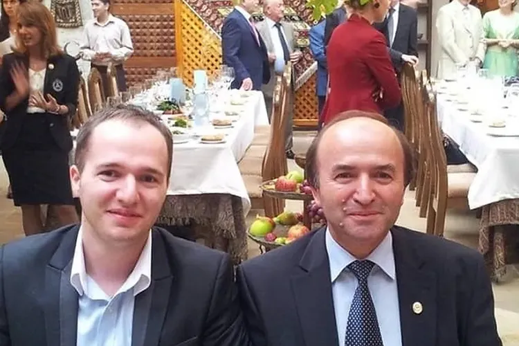 VIDEO Jurnalistul care a dezvăluit agresiunile lui Toader Jr, Răzvan Moldoveanu, relatează, la podcastul „Cum e, de fapt?”, cum a reușit să identifice victimele