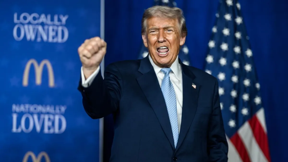 Trump acuză Ucraina de lipsă de recunoștință (sursa: Facebook/The White House)