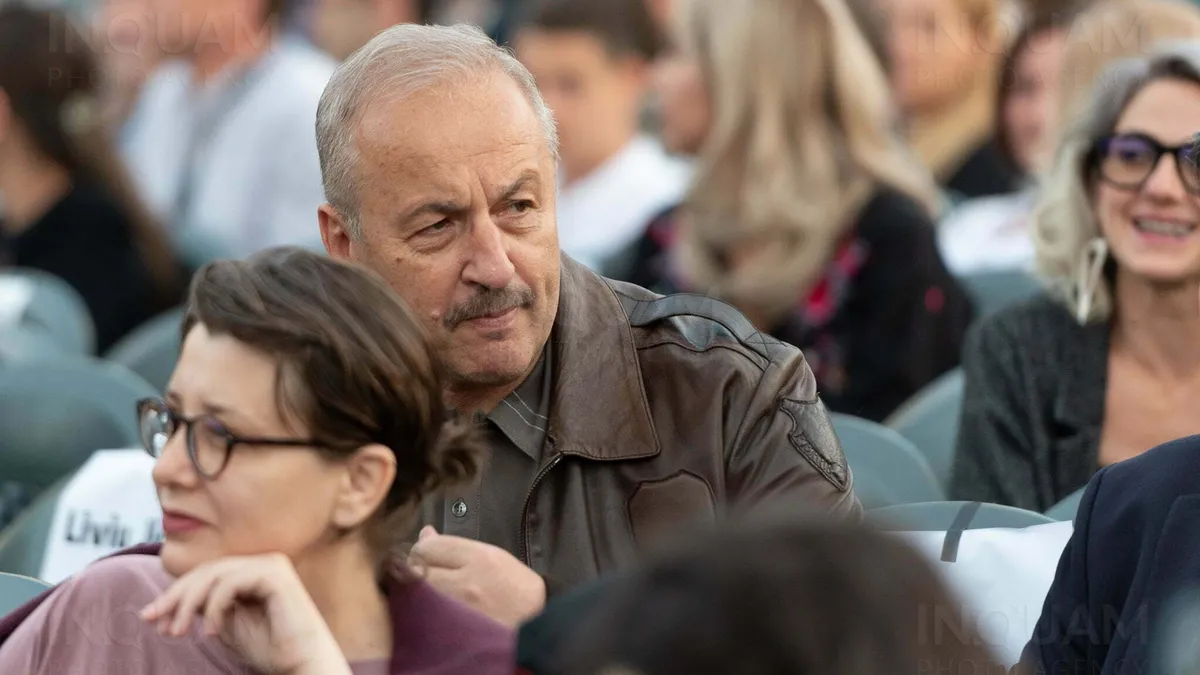 Dîncu distruge proiectul legii educației Foto: Facebook