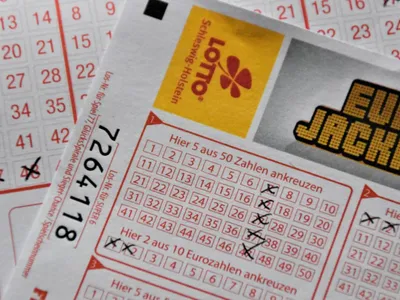 Avere câștigată la loto, bilet uitat (sursa: Pexels/Waldemar Brandt)