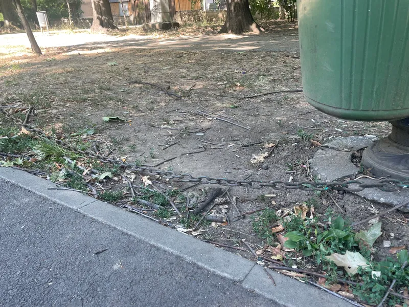 Parcul Herăstrău, un maidan prăfuit, abandonat