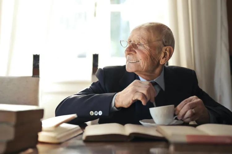 Vechimea în muncă se poate cumpăra (sursa: Pexels/Andrea Piacquadio)