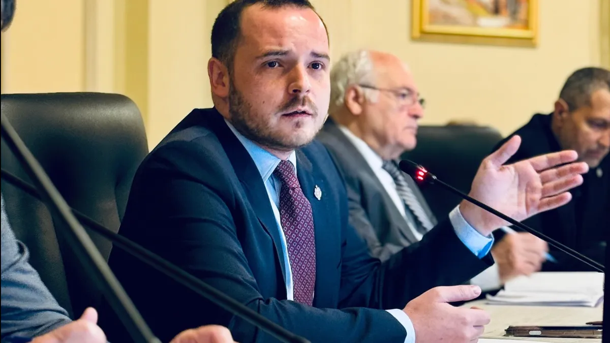 Ministrul Sănătății, Alexandru Rogobete, povestește cum sunt jefuite spitalele, dar refuză să dea nume Foto: Facebook