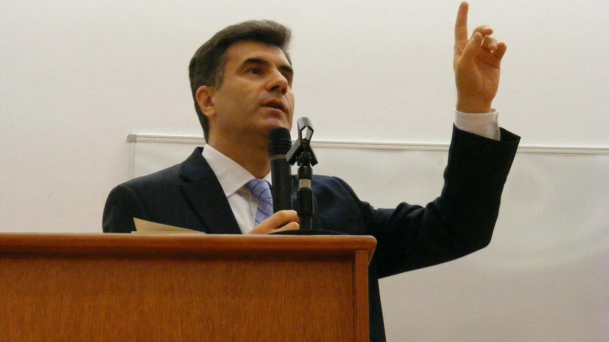 Proiectul noii bănci de stat, atacat dinspre BNR Foto: Facebook Lucian Croitoru