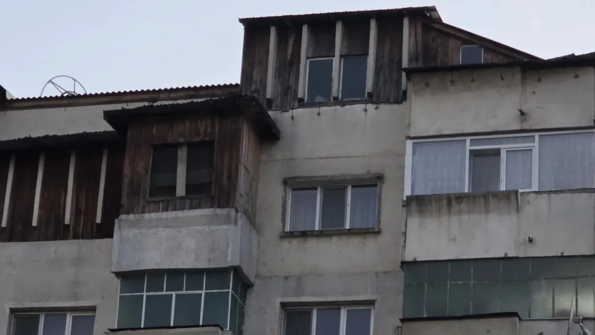 Șarpantele și mansardele, risc pentru siguranță (sursa: ziaruldeiasi.ro)