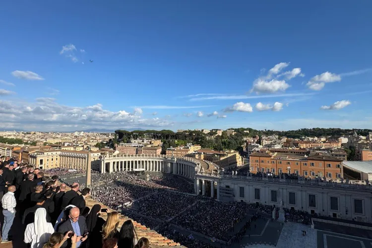 Preot român, martor la alegerea Papei (sursa: ziaruldeiasi.ro)