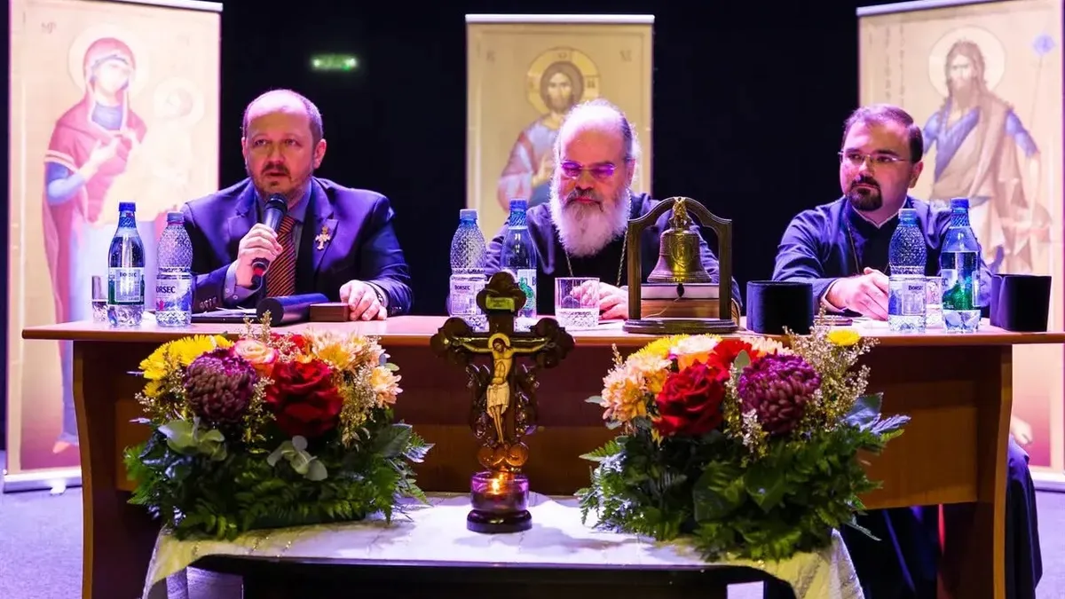 Adrian Papahagi, agresat de un preot supărat că l-a denigrat pe Călin Georgescu Foto: Facebook Adrian Papahagi/Episcopia Hușilor