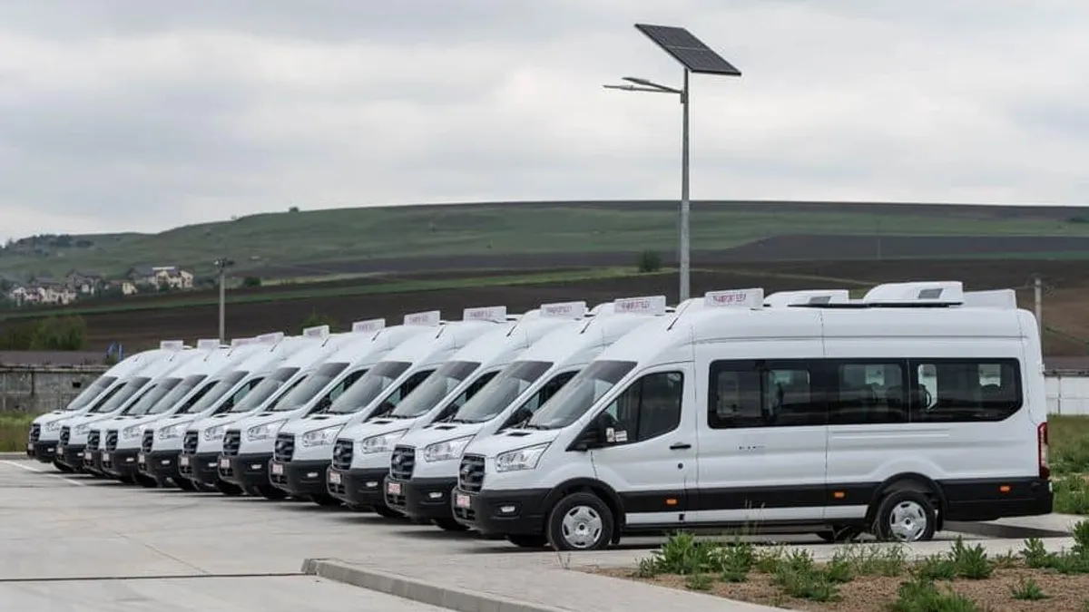 Microbuze școlare, preț dublu (bani europeni) (sursa: reporteris.ro)