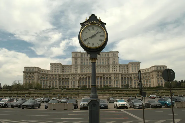 COTAR reclamă creșterea prețului polițelor RCA (sursa: Pexels/Jack Paschalidis)