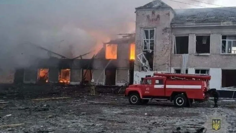 Încă un masacru al invadatorilor ruși: cel puţin 21 de morţi şi 25 de răniţi, inclusiv zece în stare gravă, la Merefa, lângă Harkov Foto: Poliția harkov