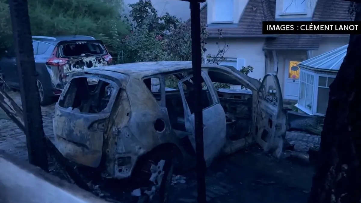 Casa primarului, atacată cu mașină incendiată (sursa: Twitter/Clément Lanot)