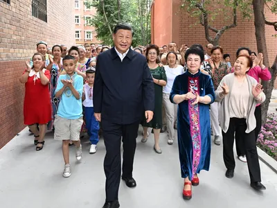 China pompează miliarde de dolari în propaganda externă Foto: Twitter