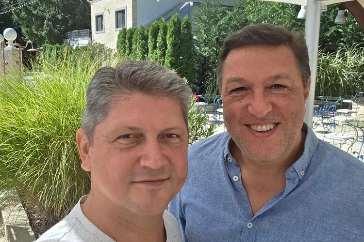 Corlățean îl atacă pe Grindeanu cu avionul Nordis Foto: Facebook