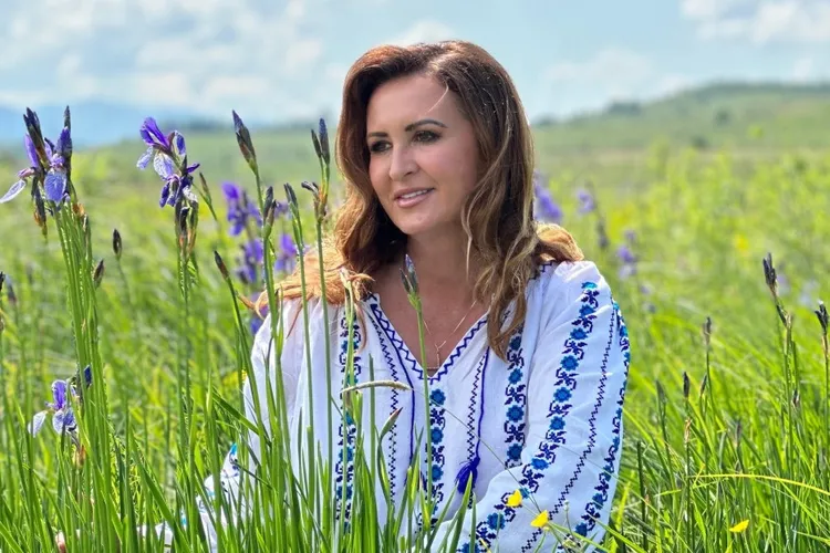 Educatoarea Natalia Intotero, viitor ministru al Mediului, a pus gând rău lupilor și râșilor