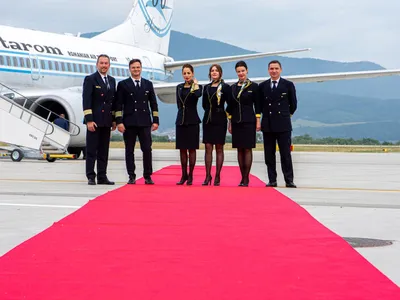 Piloții și stewardesele TAROM, fără uniforme (sursa: Facebook/TAROM)